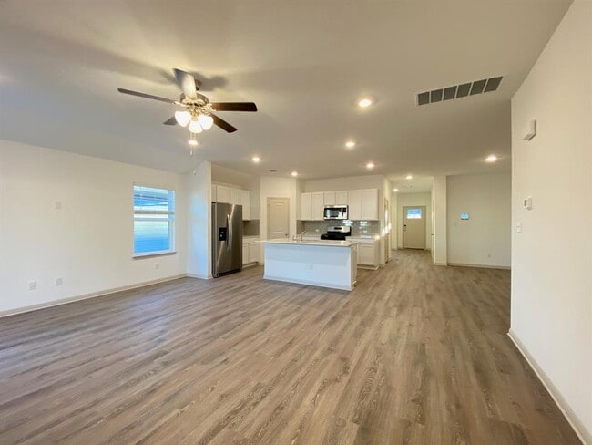 Building Photo - 202 Sweetwater Crk Ln