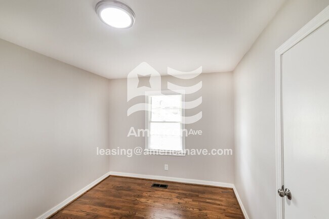 Building Photo - 4419 6th St E