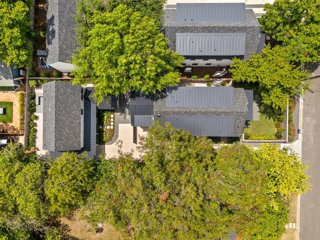 Building Photo - 2707 Stacy Ln