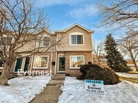 Building Photo - Modern 3-Bedroom Home with Ideal Location ...