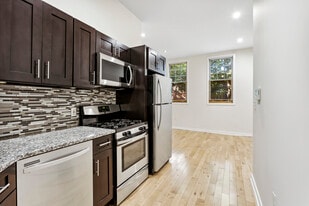 Building Photo - 317 6th S St