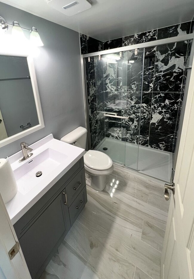 Building Photo - Charming Fully Updated 3-Bedroom Home with...