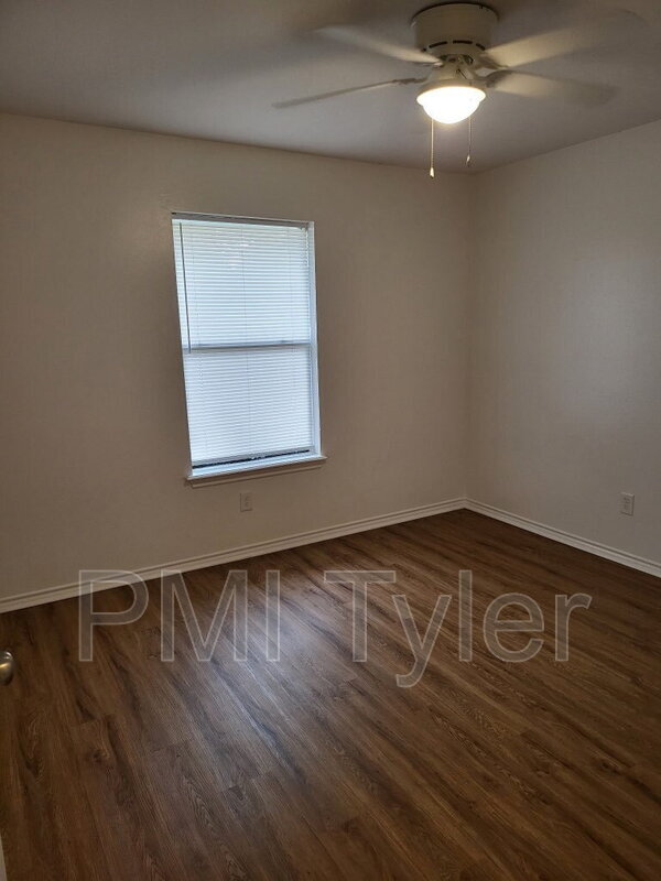 Building Photo - 16124 Shoshone Dr