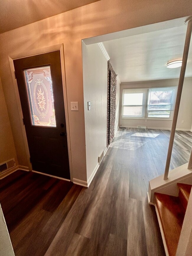 Building Photo - Spacious 4-Bedroom Home in Lancaster