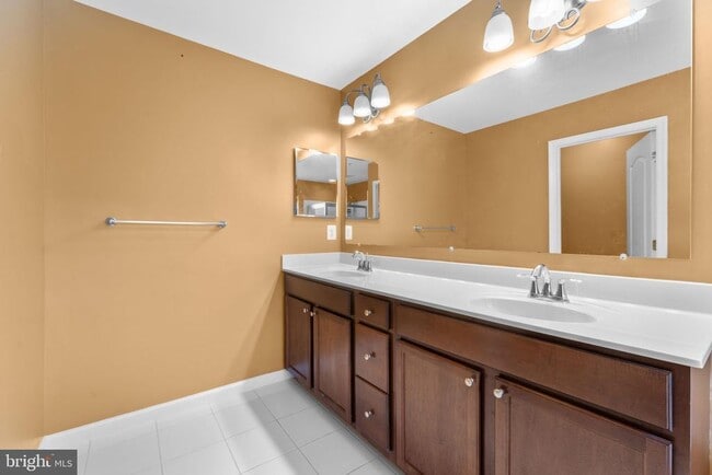 Building Photo - 15305 Kettlebaston Ln