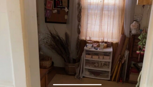 Building Photo - 2661-61B N Fratney St