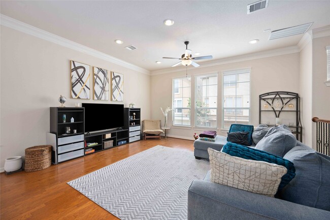 Building Photo - 3214 Clearview Cir