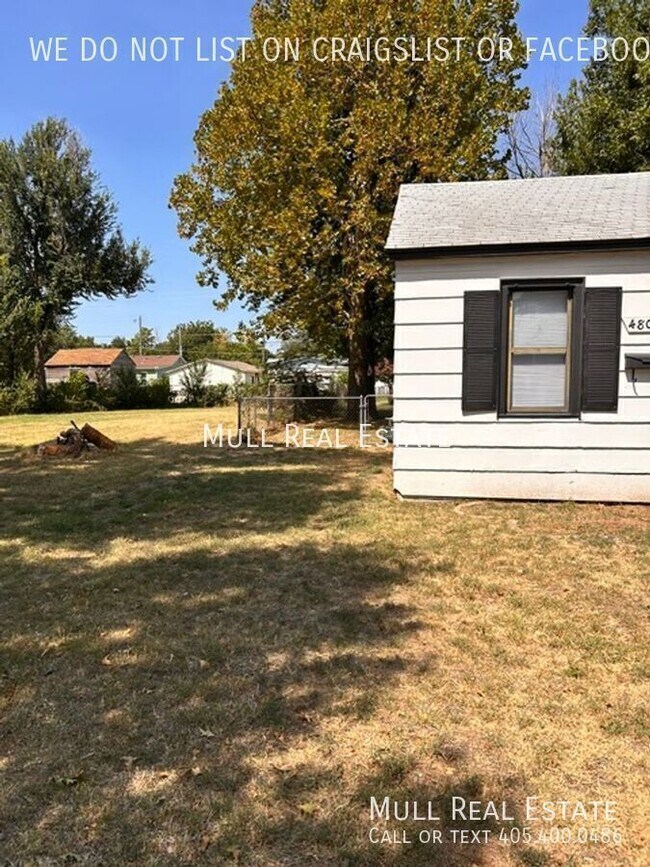 Building Photo - 4801 N Willow Ave
