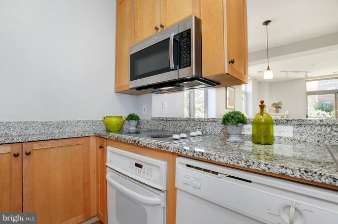 Kitchen with Granite Counters - 4025 Connecticut Ave NW