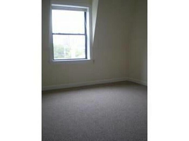 Building Photo - 2 bedroom in Chicago IL 60640