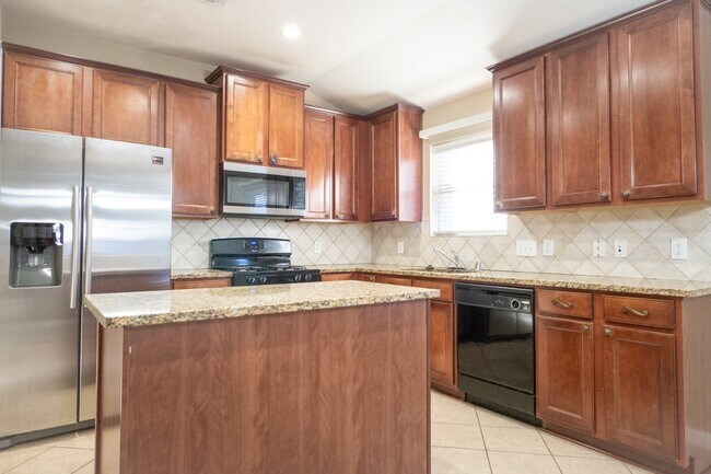 Building Photo - 6342 Applewood Forest Dr