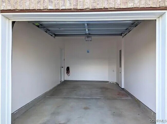 Building Photo - 11233 Winding Brook Terrace Dr