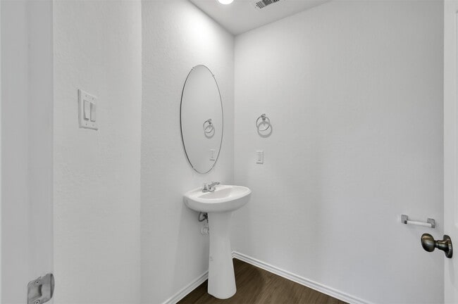 Building Photo - 1615 Oleander Grns Dr