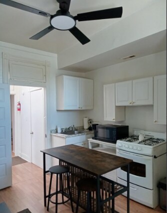 Building Photo - 2920 Parkwood Ave