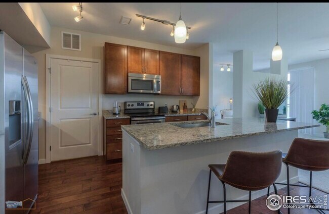 kitchen - 13598 Via Varra