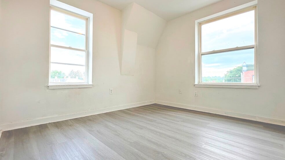 Building Photo - 200 Stanbridge St