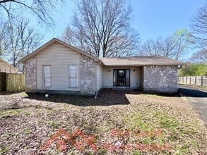 Building Photo - 7029 Tree Line Cove