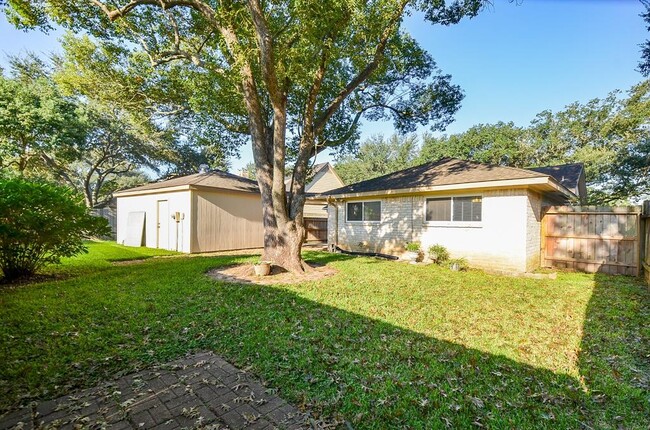 Building Photo - 2731 River Birch Dr