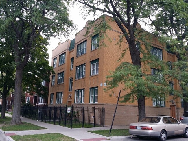 Building Photo - 4318 W Le Moyne St