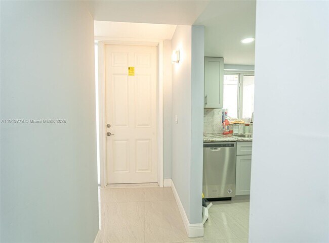 Building Photo - 1070 W 43rd Pl