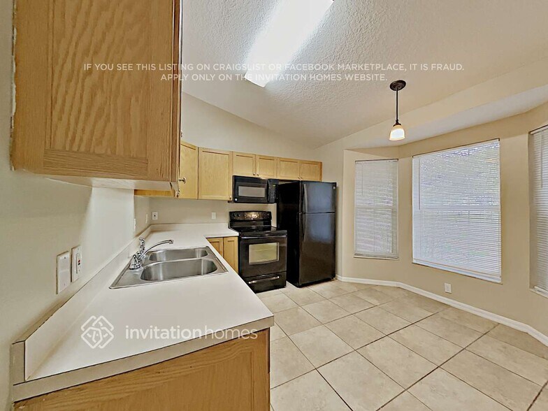 Building Photo - 17530 Virginia Cir
