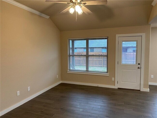 Building Photo - 422 Barbet Dr