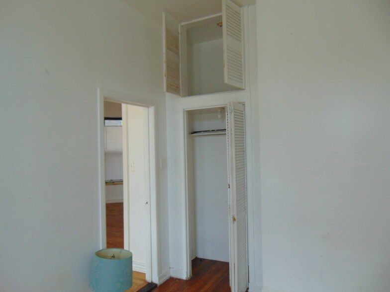 Building Photo - 5418 S Aberdeen St