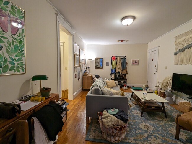 Building Photo - 854 Massachusetts Ave