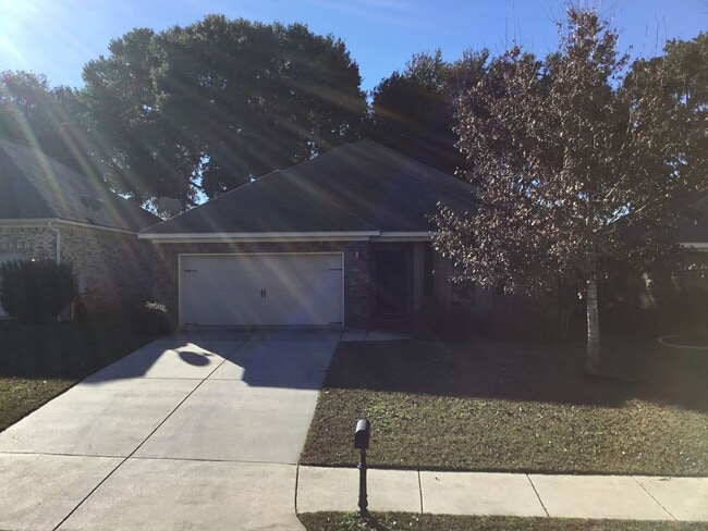 Building Photo - BEAUTIFUL HOME IN DAPHNE!