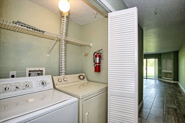Building Photo - 1 bed/ 1 bath with one car garage in Audub...