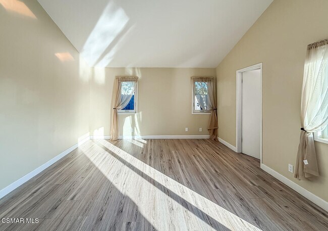 Building Photo - 1251 Buckingham Dr
