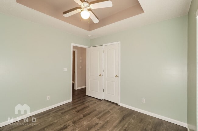Building Photo - 911 McIntosh Cir