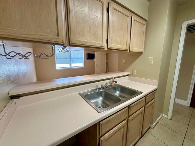 Building Photo - 8915 McPherson Rd