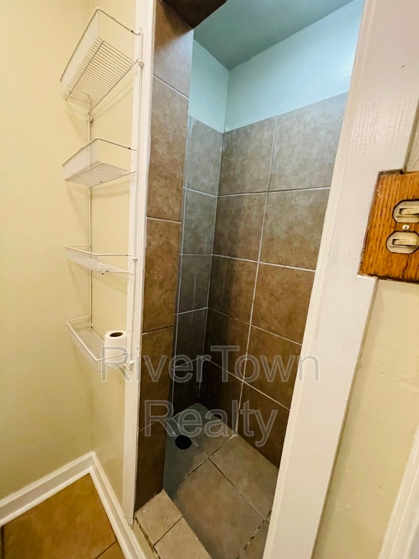 Building Photo - 4406 Ferndale Rd