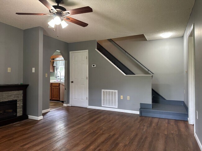 Building Photo - 3 bedroom, 2 bath house in Kingsport