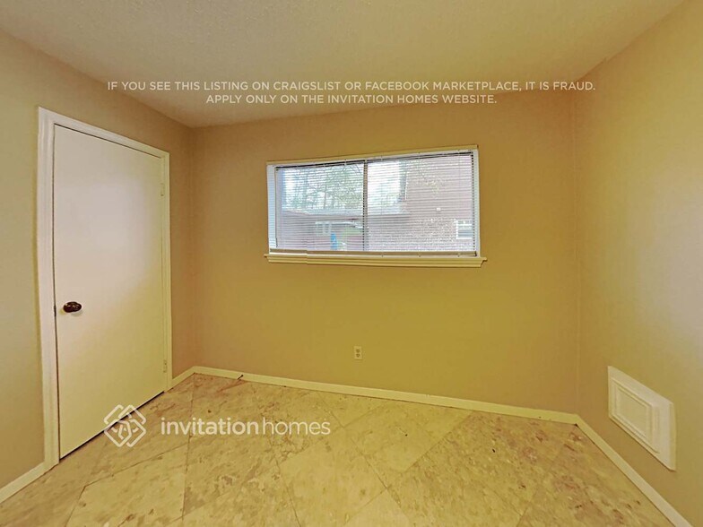 Building Photo - 2022 Willow Point Dr