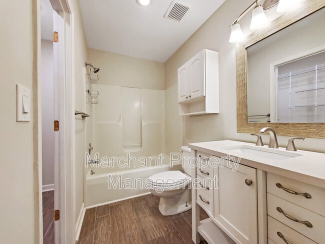 Building Photo - 117 Charmar Way