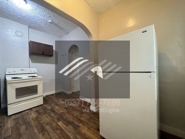 Building Photo - 1023 Clover St