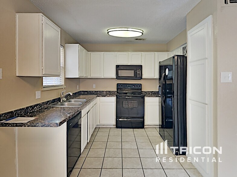 Building Photo - 609 Eagle Trace Dr