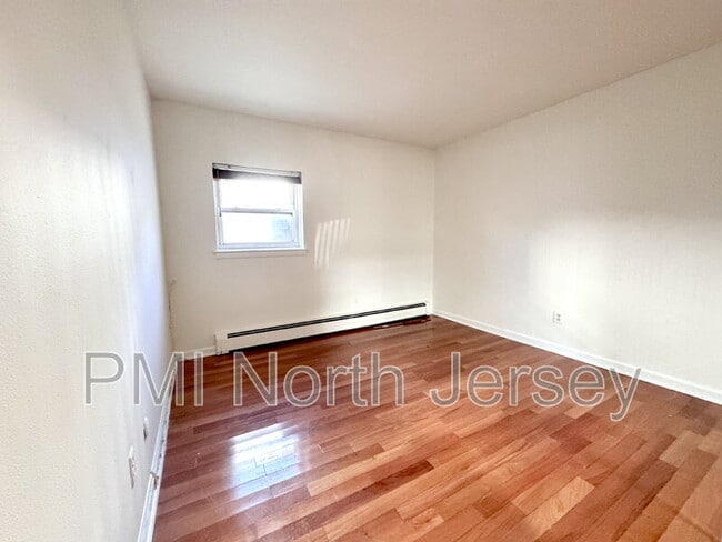 Building Photo - 9051 Palisade Ave