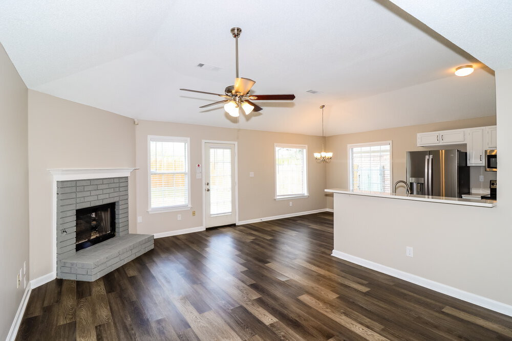 Building Photo - 1123 Dove Hollow Cir W