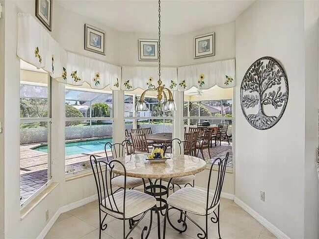Building Photo - "Pool Home! Spacious 3-Bed, 2-Bath Gem on Shoreline Drive, Clearwater"