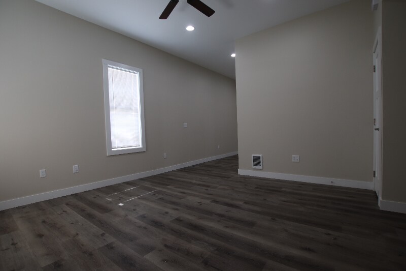 Building Photo - 527 Hillsdale St