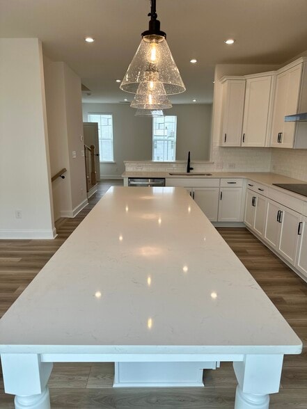 Kitchen - 3232 Drift St