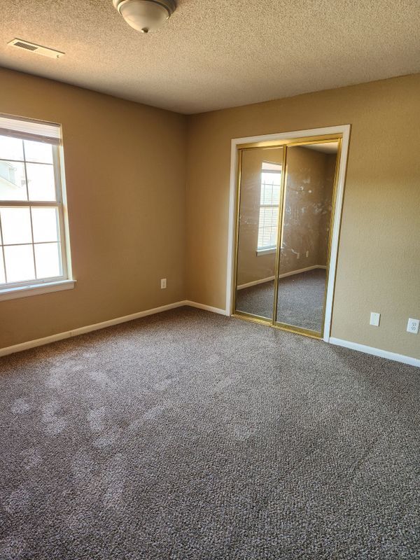 Building Photo - 931 Mulberry St