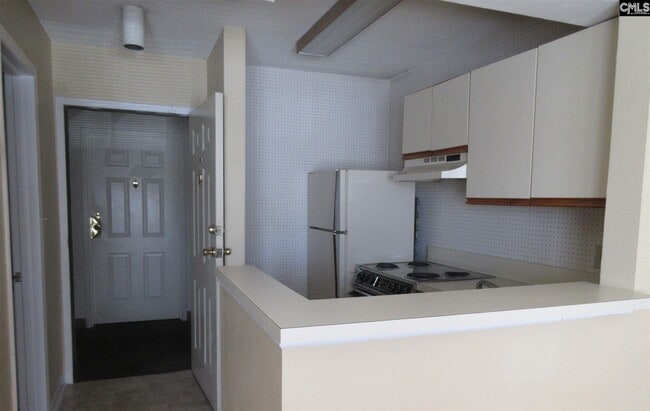 Building Photo - 1600 Park Cir