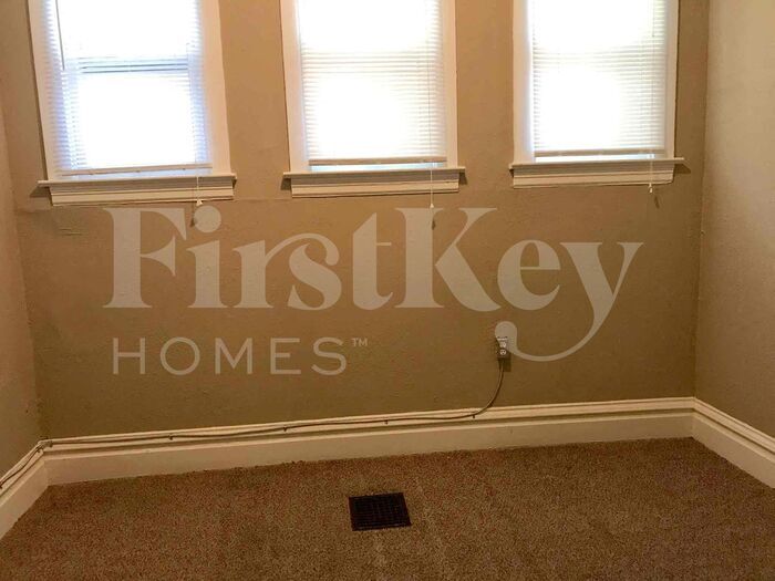 Building Photo - 2112 Lexa Dr