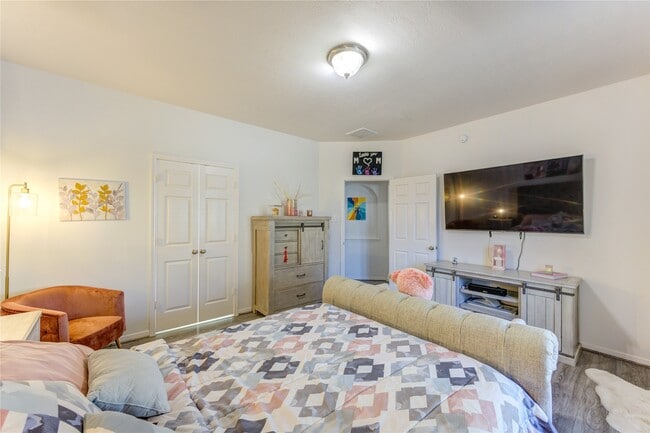 Building Photo - 25210 Hazel Ranch Dr