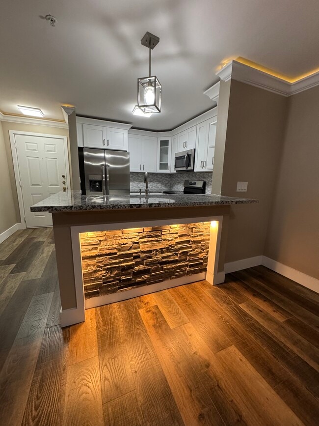 Building Photo - 1919 Summer Club Dr