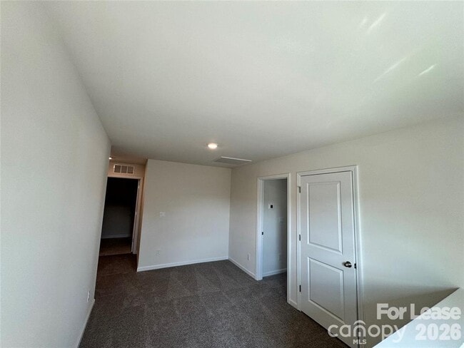 Building Photo - 122 Old Home Rd